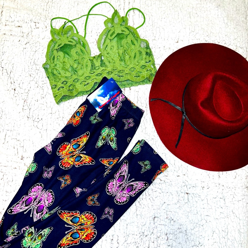 Butterfly Leggings. deep eggplant purple and makes the bum look super perky